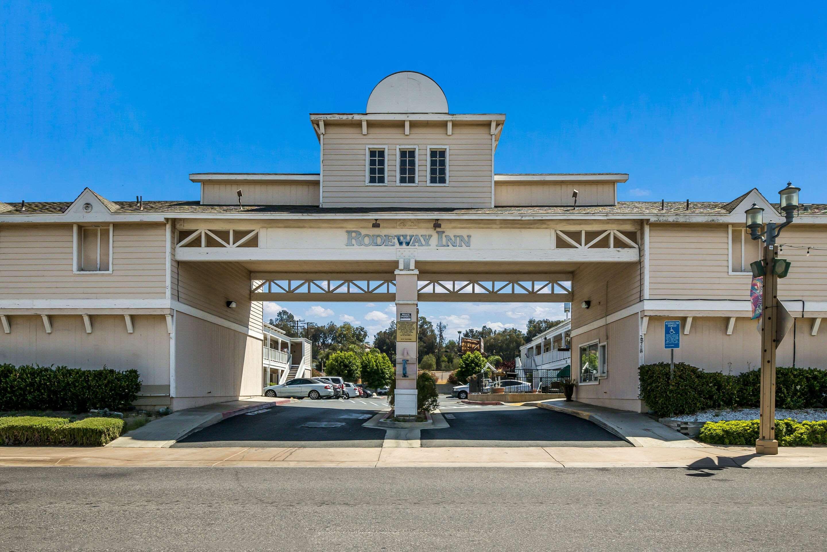 Rodeway Inn Old Town Temecula Ngoại thất bức ảnh